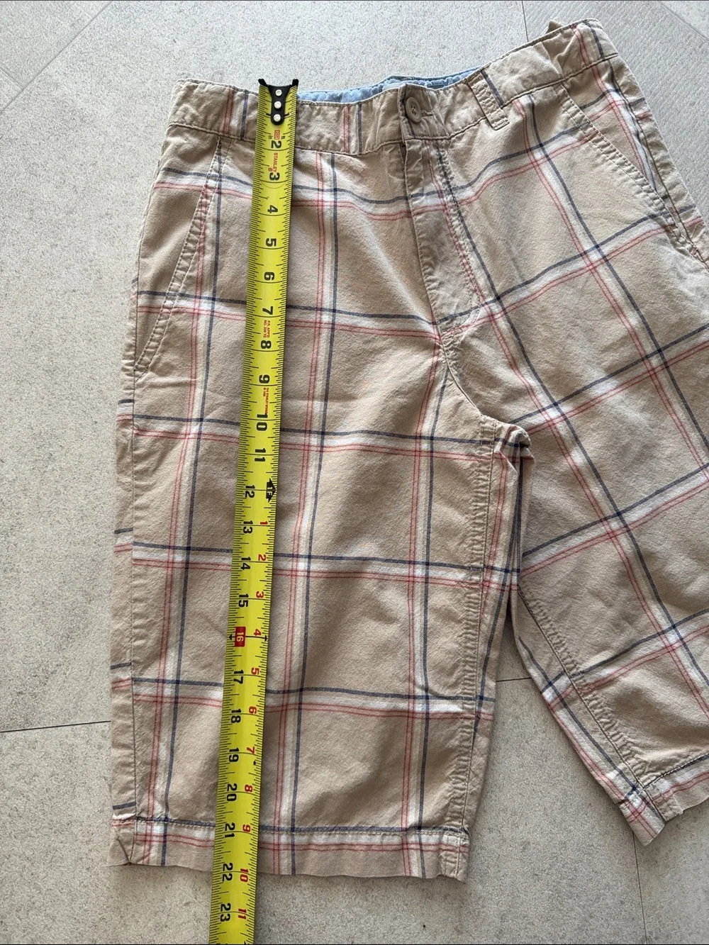OLD NAVY TAN, RED & GRAY COTTON PLAID BOYS SHORTS WITH ADJUSTABLE WAIST SIZE 18